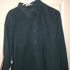 Never worn shirt amazing quality